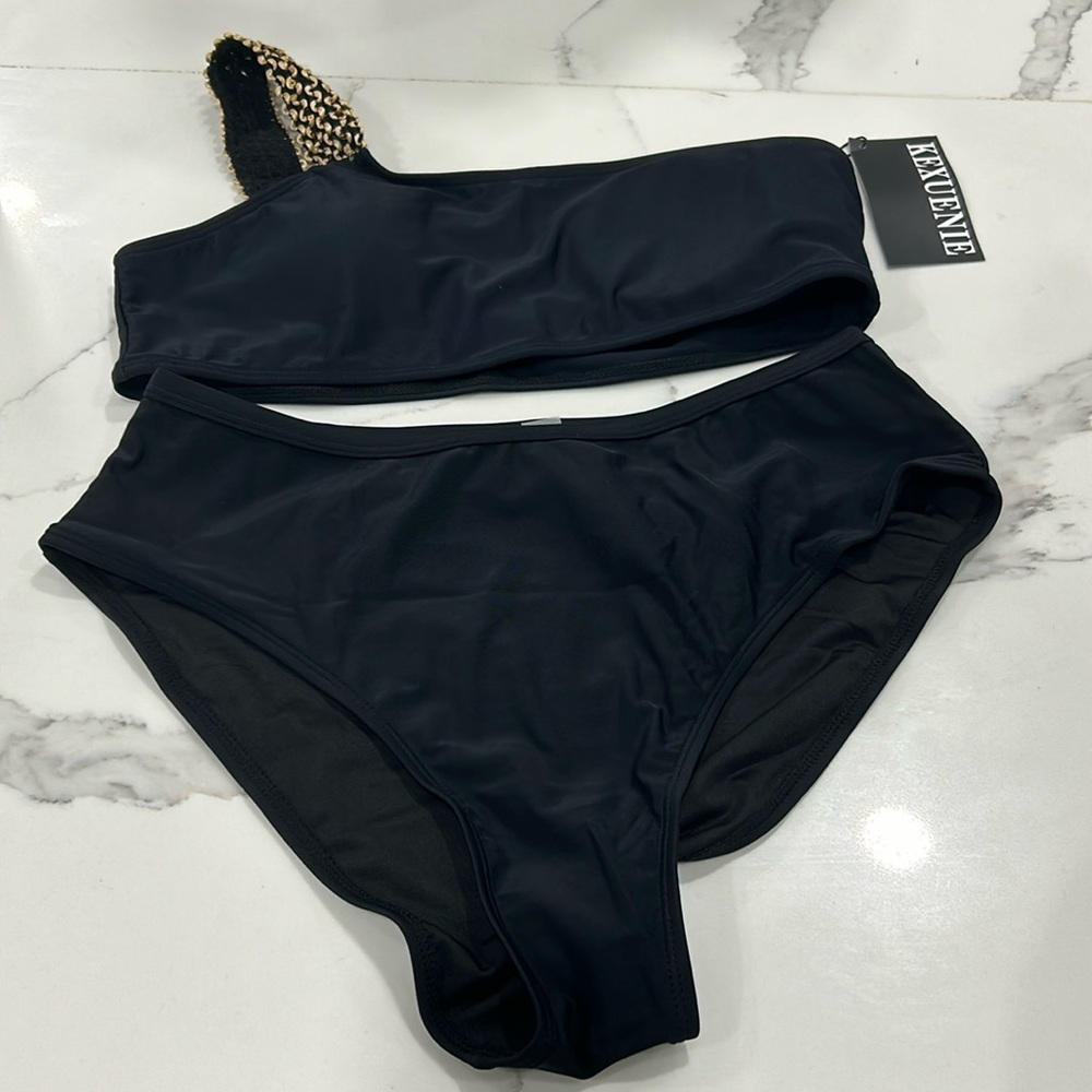 Kexuenie Black Bikini New Woth out Tags Gold‎ One Shoulder Strap. Size L